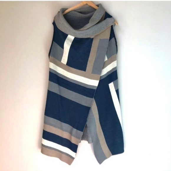 Striped Vest Sweater with Cowl Neck and 2 Buttons, no brand, neutral colors - Picture 1 of 4
